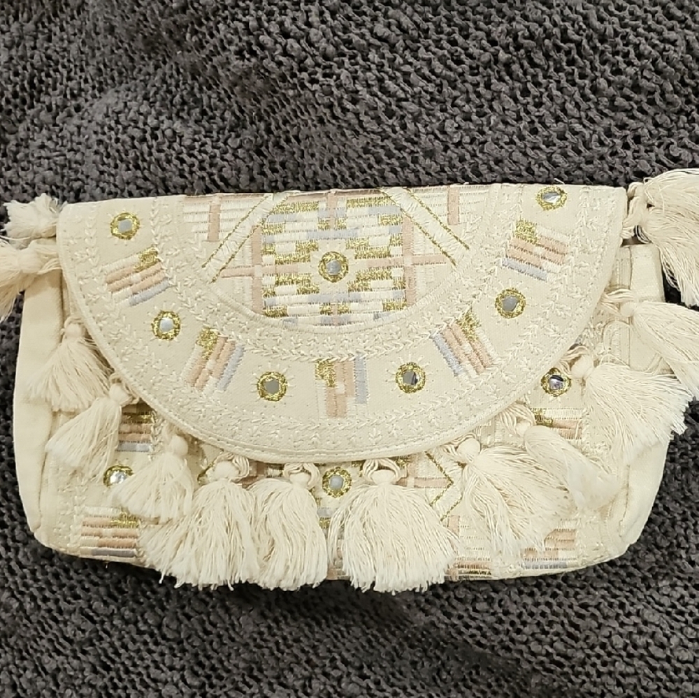 Shiraleah Cream and Gold Clutch